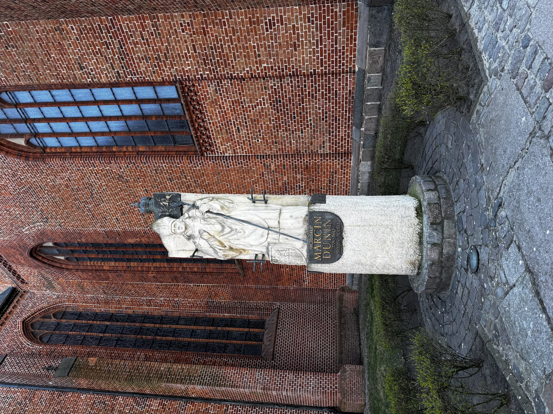 Pomnik arcybiskupa Marcina Dunina